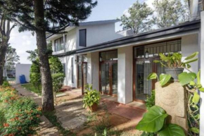 Grandeur Villa by StayJade Huge Garden 5BHK